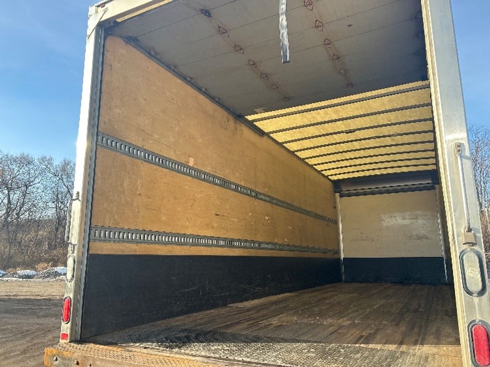 Medium Duty Box Truck-Light and Medium Duty Trucks-International-2018-4300-East Chicago-IN-78,379\n\t\tmiles-$ 48,000 - Image 11