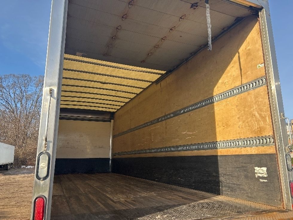 Medium Duty Box Truck-Light and Medium Duty Trucks-International-2018-4300-East Chicago-IN-78,379\n\t\tmiles-$ 48,000 - Image 12