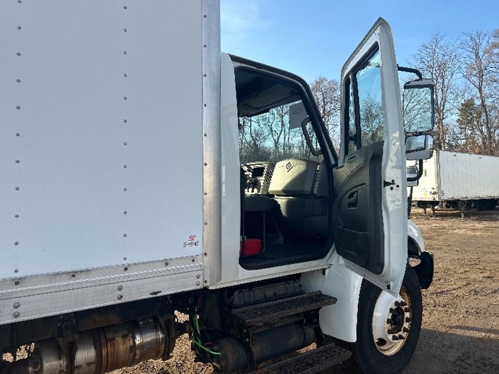 Medium Duty Box Truck-Light and Medium Duty Trucks-International-2018-4300-East Chicago-IN-78,379\n\t\tmiles-$ 48,000 - Image 20