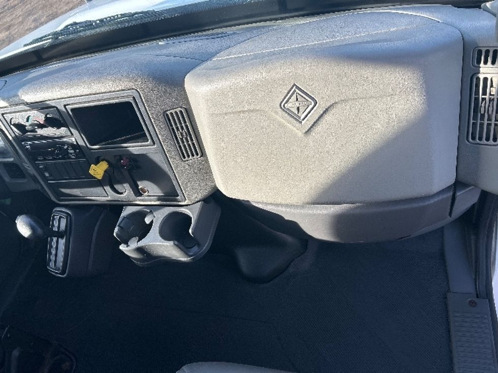 Medium Duty Box Truck-Light and Medium Duty Trucks-International-2018-4300-East Chicago-IN-78,379\n\t\tmiles-$ 48,000 - Image 21