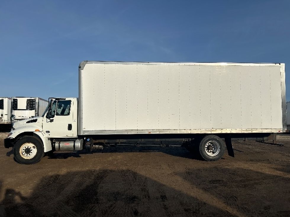 Medium Duty Box Truck-Light and Medium Duty Trucks-International-2018-4300-East Chicago-IN-78,379\n\t\tmiles-$ 48,000 - Image 4