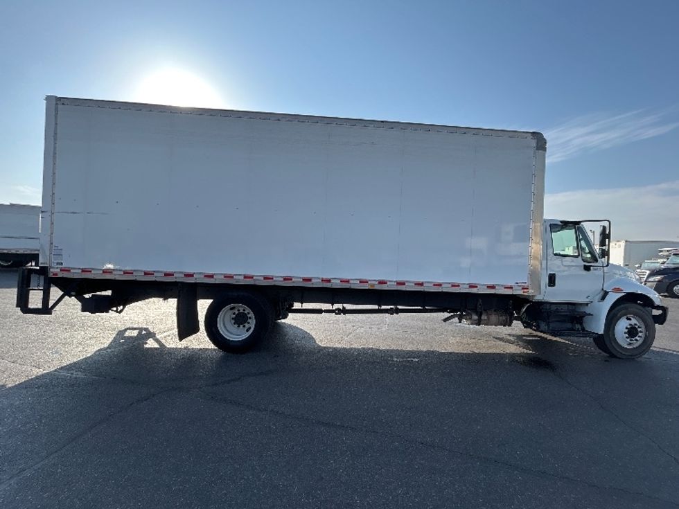 Medium Duty Box Truck-Light and Medium Duty Trucks-International-2018-4300-El Paso-TX-149,620\n\t\tmiles-$ 48,500 - Image 15