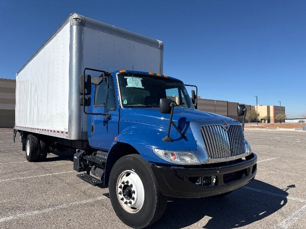 Medium Duty Box Truck-Light and Medium Duty Trucks-International-2018-4300-El Paso-TX-180,568\n\t\tmiles-$ 45,500 - Image 1
