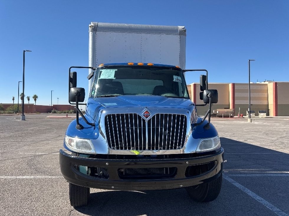 Medium Duty Box Truck-Light and Medium Duty Trucks-International-2018-4300-El Paso-TX-180,568\n\t\tmiles-$ 45,500 - Image 2