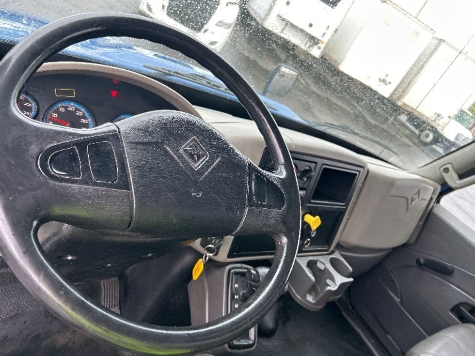 Medium Duty Box Truck-Light and Medium Duty Trucks-International-2018-4300-El Paso-TX-283,666\n\t\tmiles-$ 29,250 - Image 17