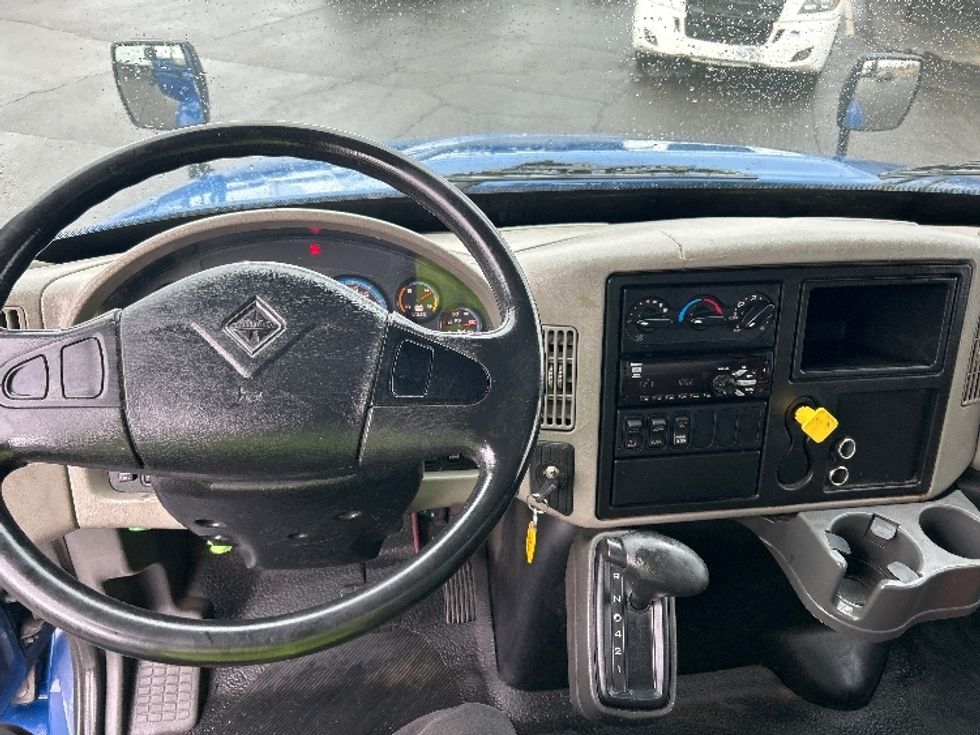 Medium Duty Box Truck-Light and Medium Duty Trucks-International-2018-4300-El Paso-TX-283,666\n\t\tmiles-$ 29,250 - Image 18