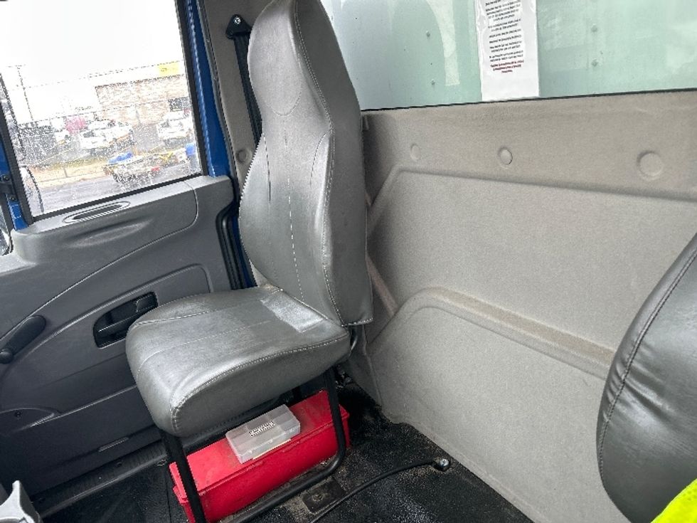 Medium Duty Box Truck-Light and Medium Duty Trucks-International-2018-4300-El Paso-TX-283,666\n\t\tmiles-$ 29,250 - Image 19