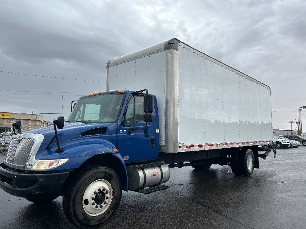 Medium Duty Box Truck-Light and Medium Duty Trucks-International-2018-4300-El Paso-TX-283,666\n\t\tmiles-$ 29,250 - Image 3