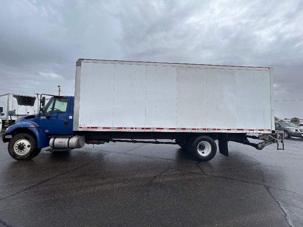 Medium Duty Box Truck-Light and Medium Duty Trucks-International-2018-4300-El Paso-TX-283,666\n\t\tmiles-$ 29,250 - Image 4