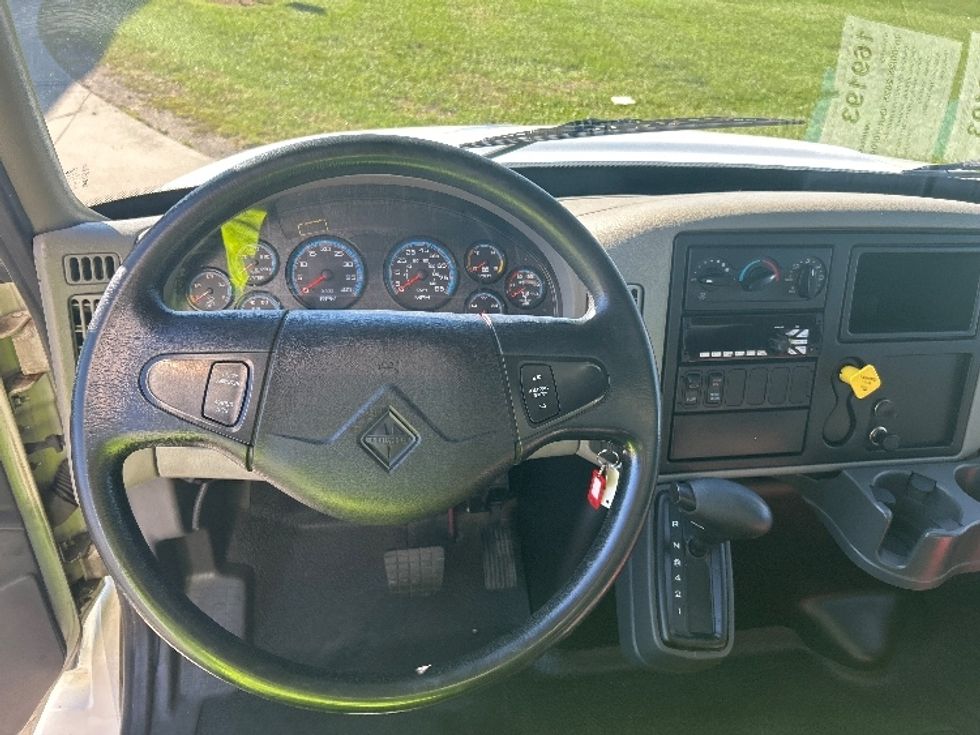 Medium Duty Box Truck-Light and Medium Duty Trucks-International-2018-4300-Elkhart-IN-237,402\n\t\tmiles-$ 33,000 - Image 17