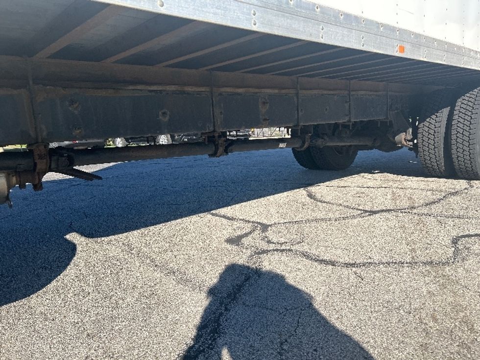 Medium Duty Box Truck-Light and Medium Duty Trucks-International-2018-4300-Elkhart-IN-237,402\n\t\tmiles-$ 33,000 - Image 5