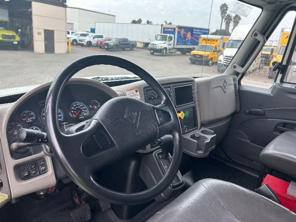 Medium Duty Box Truck-Light and Medium Duty Trucks-International-2018-4300-Fontana-CA-113,715\n\t\tmiles-$ 49,000 - Image 18