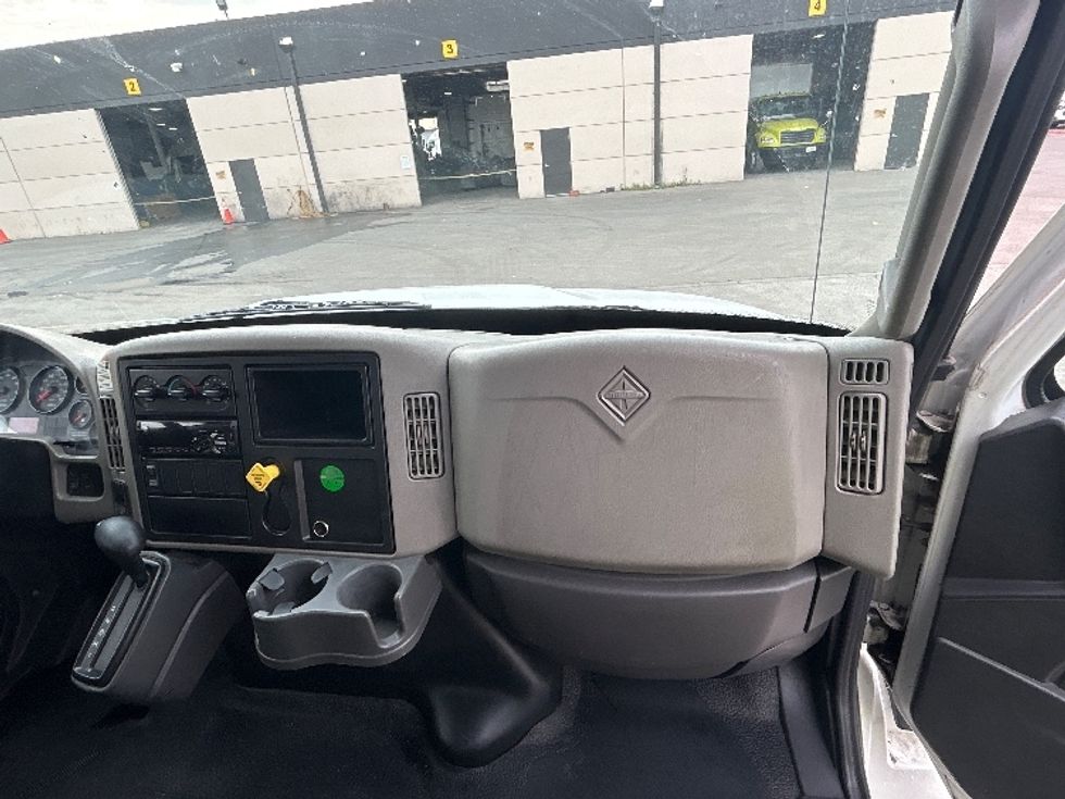 Medium Duty Box Truck-Light and Medium Duty Trucks-International-2018-4300-Fontana-CA-113,715\n\t\tmiles-$ 49,000 - Image 21