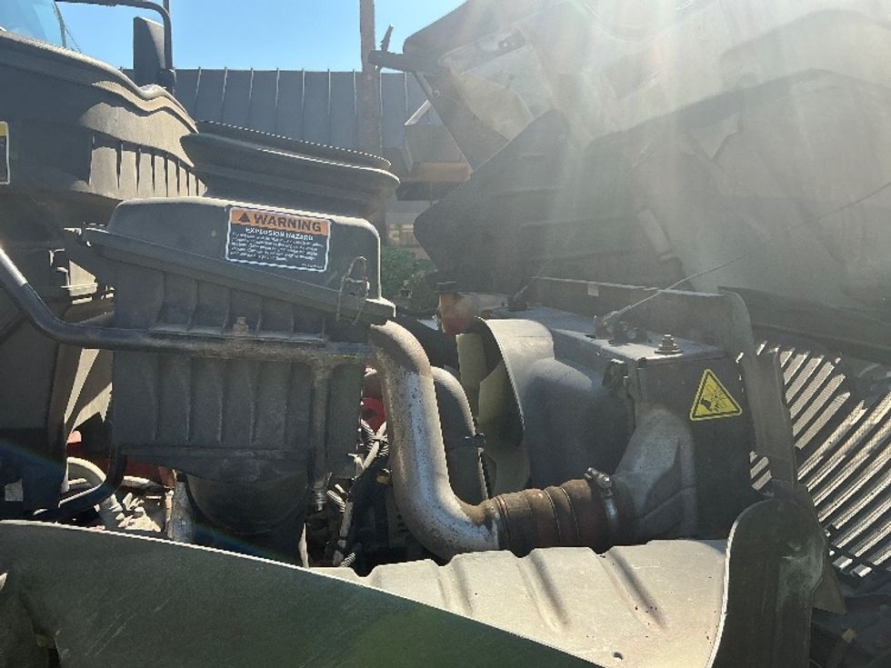 Medium Duty Box Truck-Light and Medium Duty Trucks-International-2018-4300-Fontana-CA-345,664\n\t\tmiles-$ 24,250 - Image 23