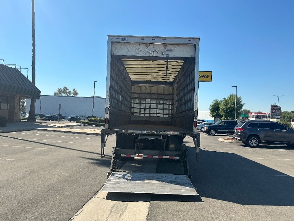 Medium Duty Box Truck-Light and Medium Duty Trucks-International-2018-4300-Fontana-CA-345,664\n\t\tmiles-$ 24,250 - Image 9