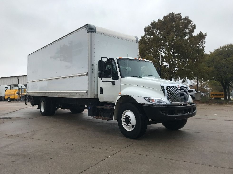 Medium Duty Box Truck-Light and Medium Duty Trucks-International-2018-4300-Garland-TX-196,891\n\t\tmiles-$ 38,750 - Image 1