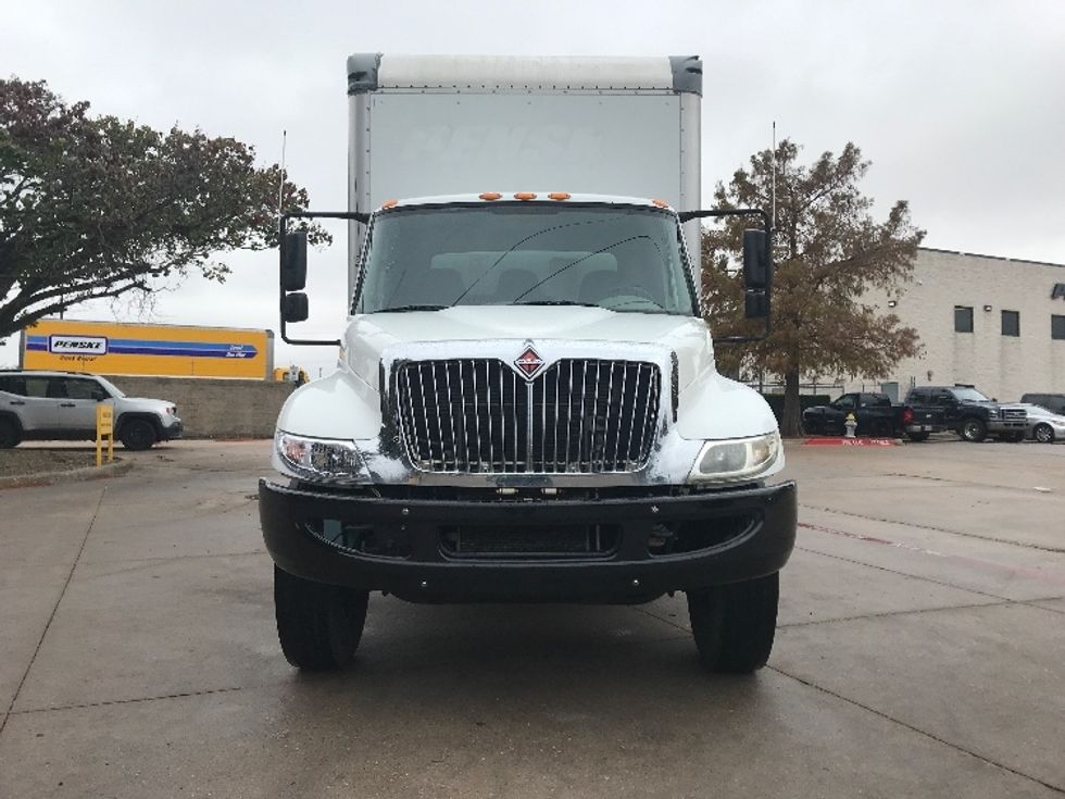 Medium Duty Box Truck-Light and Medium Duty Trucks-International-2018-4300-Garland-TX-196,891\n\t\tmiles-$ 38,750 - Image 2