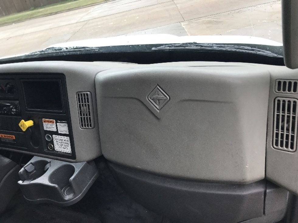 Medium Duty Box Truck-Light and Medium Duty Trucks-International-2018-4300-Garland-TX-196,891\n\t\tmiles-$ 38,750 - Image 21