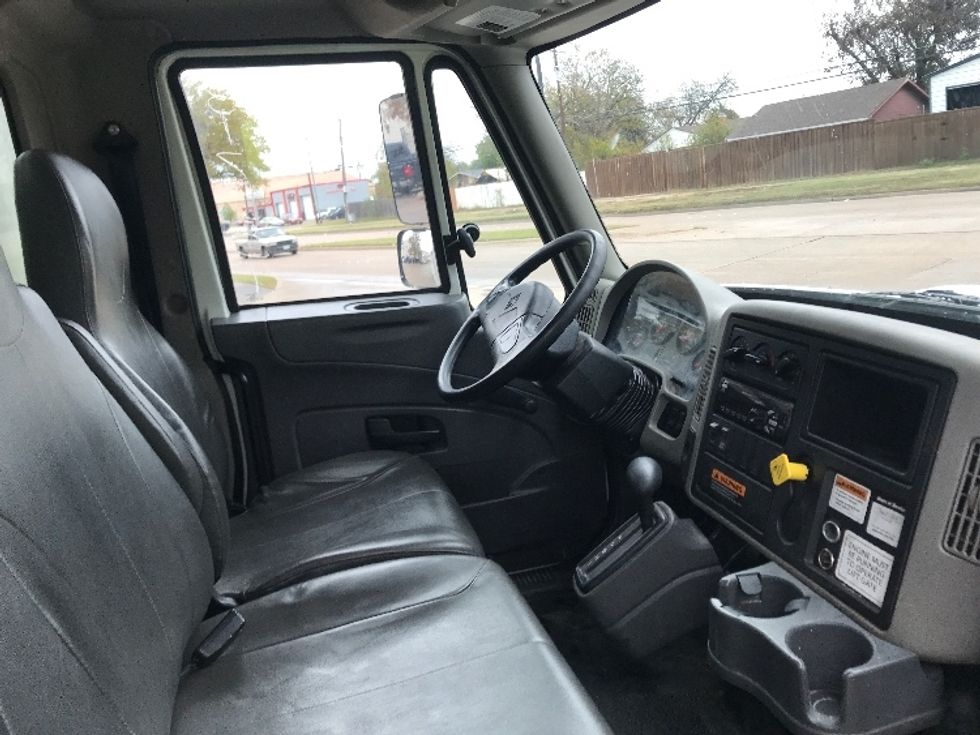 Medium Duty Box Truck-Light and Medium Duty Trucks-International-2018-4300-Garland-TX-196,891\n\t\tmiles-$ 38,750 - Image 22