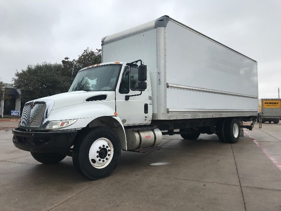 Medium Duty Box Truck-Light and Medium Duty Trucks-International-2018-4300-Garland-TX-196,891\n\t\tmiles-$ 38,750 - Image 3