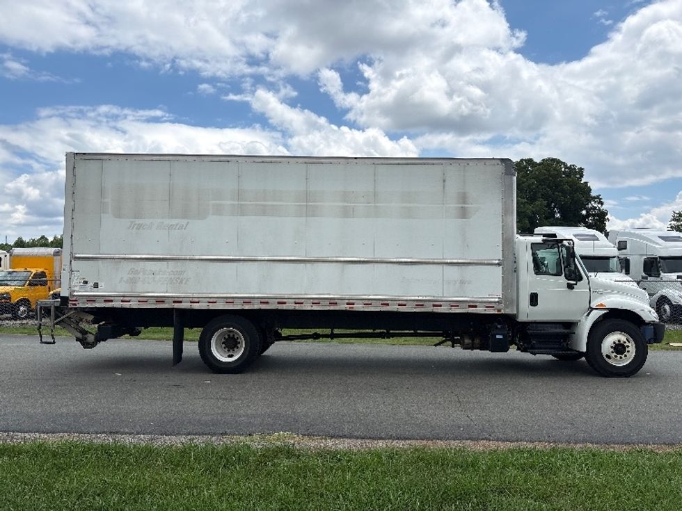 Medium Duty Box Truck-Light and Medium Duty Trucks-International-2018-4300-Greensboro-NC-184,391\n\t\tmiles-$ 45,500 - Image 14