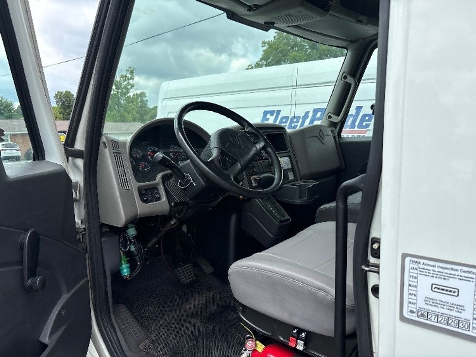Medium Duty Box Truck-Light and Medium Duty Trucks-International-2018-4300-Greensboro-NC-184,391\n\t\tmiles-$ 45,500 - Image 15