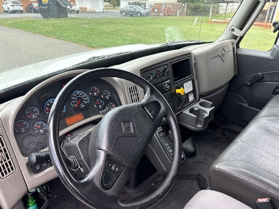 Medium Duty Box Truck-Light and Medium Duty Trucks-International-2018-4300-Greensboro-NC-184,391\n\t\tmiles-$ 45,500 - Image 16