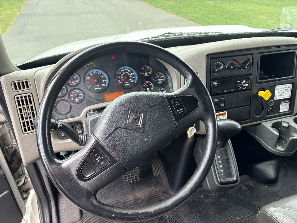 Medium Duty Box Truck-Light and Medium Duty Trucks-International-2018-4300-Greensboro-NC-184,391\n\t\tmiles-$ 45,500 - Image 17