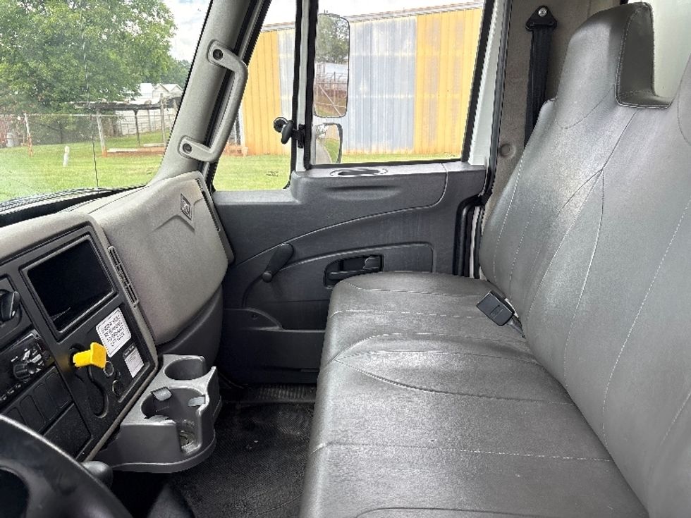 Medium Duty Box Truck-Light and Medium Duty Trucks-International-2018-4300-Greensboro-NC-184,391\n\t\tmiles-$ 45,500 - Image 18