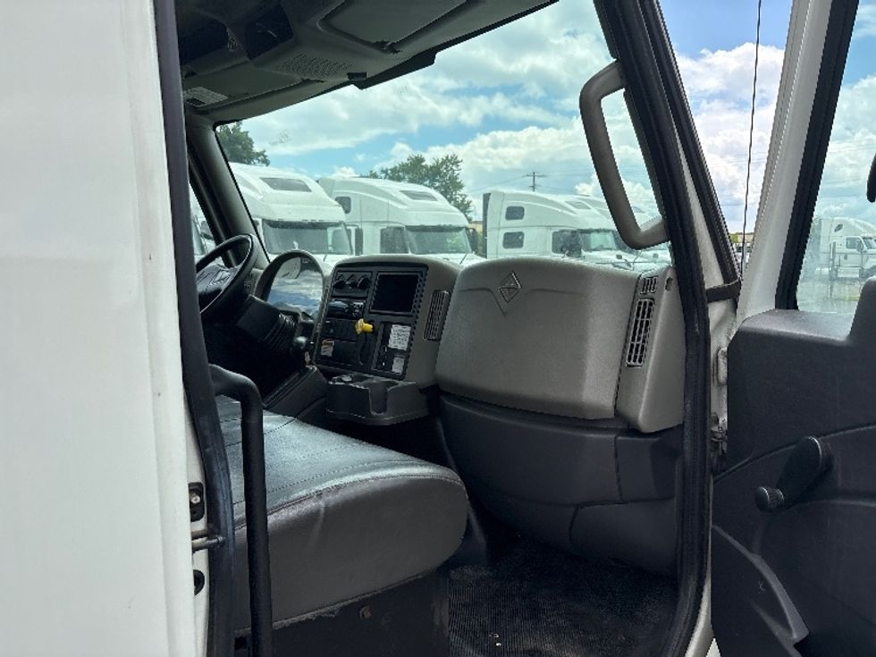 Medium Duty Box Truck-Light and Medium Duty Trucks-International-2018-4300-Greensboro-NC-184,391\n\t\tmiles-$ 45,500 - Image 19