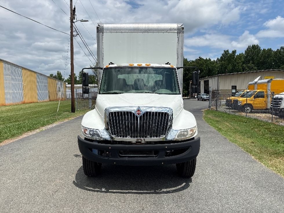 Medium Duty Box Truck-Light and Medium Duty Trucks-International-2018-4300-Greensboro-NC-184,391\n\t\tmiles-$ 45,500 - Image 2