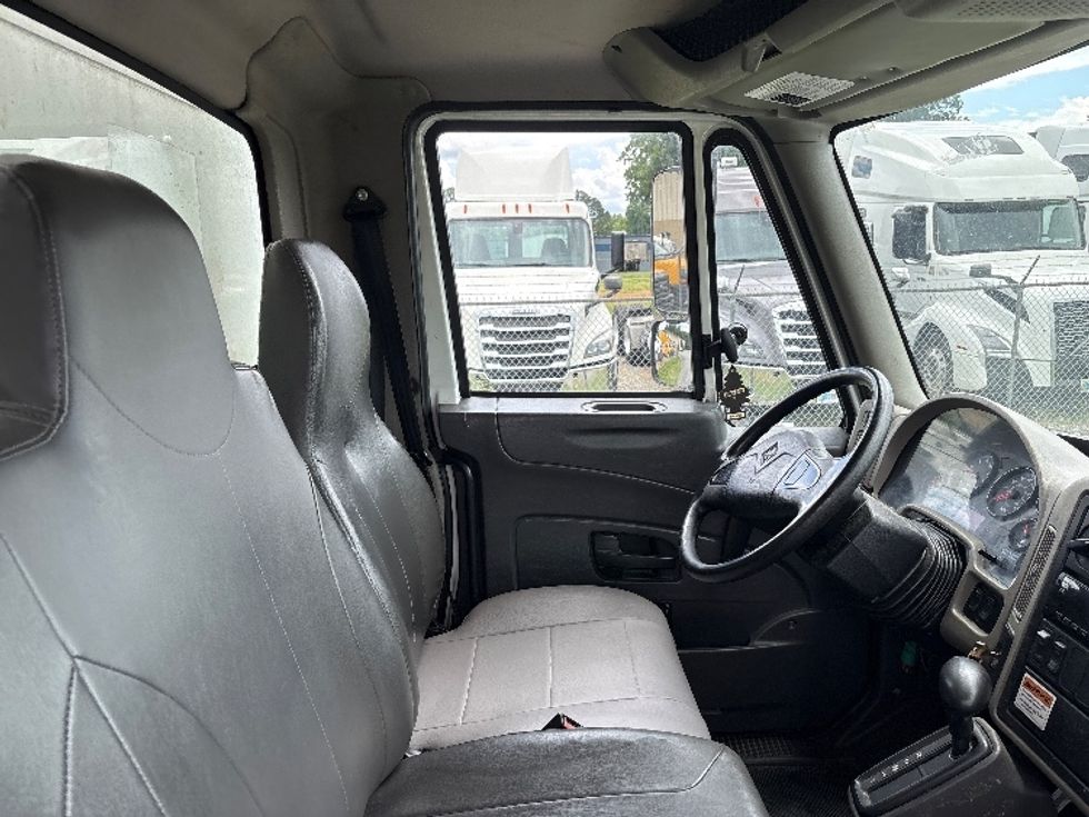 Medium Duty Box Truck-Light and Medium Duty Trucks-International-2018-4300-Greensboro-NC-184,391\n\t\tmiles-$ 45,500 - Image 21