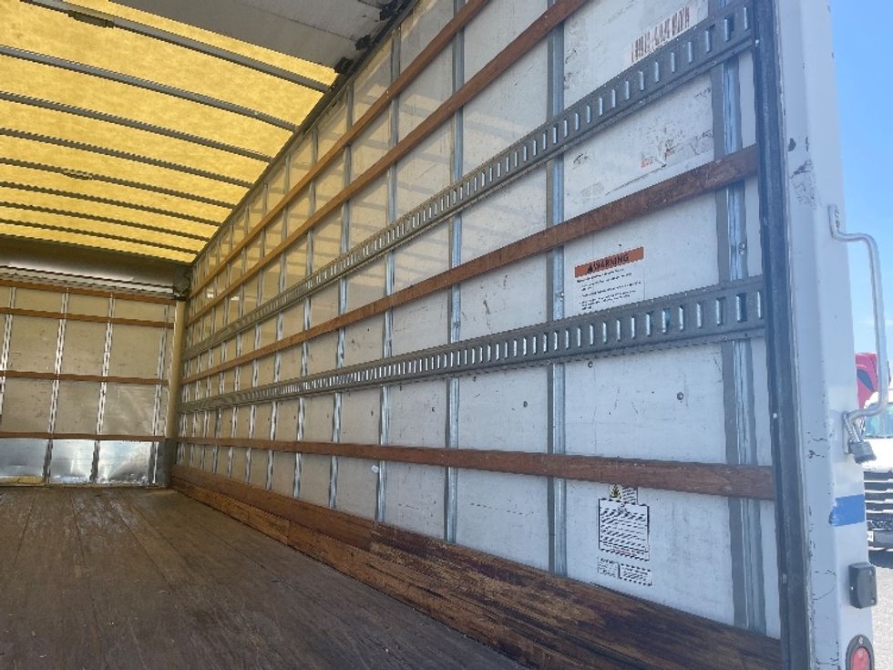 Medium Duty Box Truck-Light and Medium Duty Trucks-International-2018-4300-Greenville-SC-182,405\n\t\tmiles-$ 41,750 - Image 12