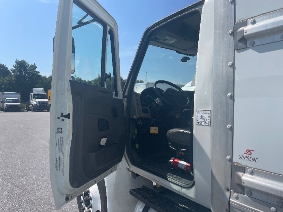 Medium Duty Box Truck-Light and Medium Duty Trucks-International-2018-4300-Greenville-SC-182,405\n\t\tmiles-$ 41,750 - Image 16