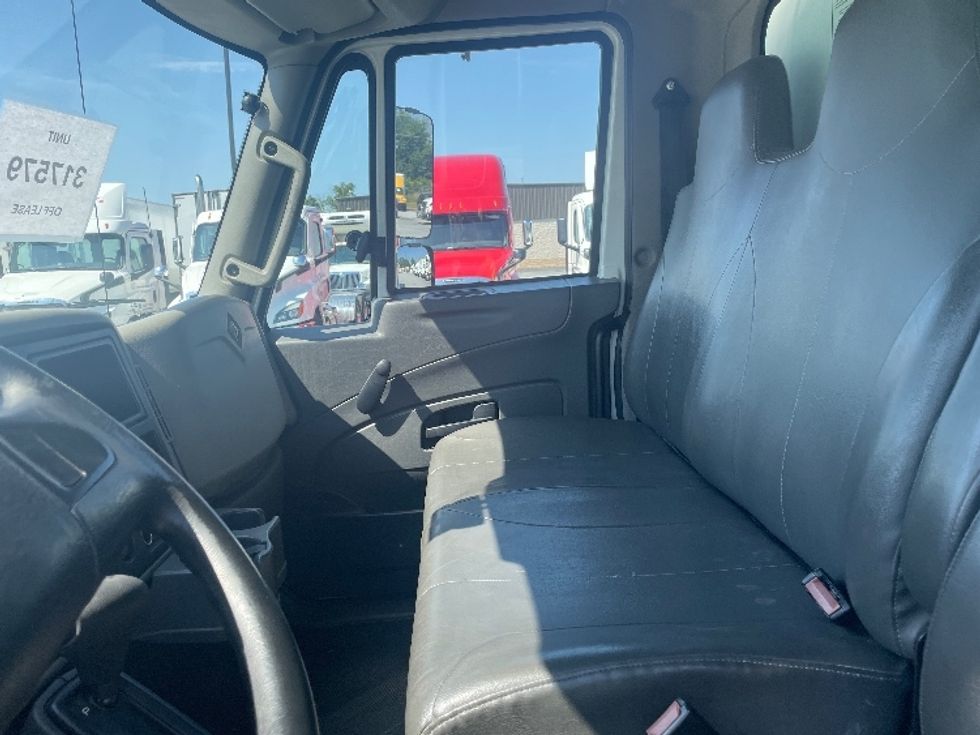 Medium Duty Box Truck-Light and Medium Duty Trucks-International-2018-4300-Greenville-SC-182,405\n\t\tmiles-$ 41,750 - Image 19