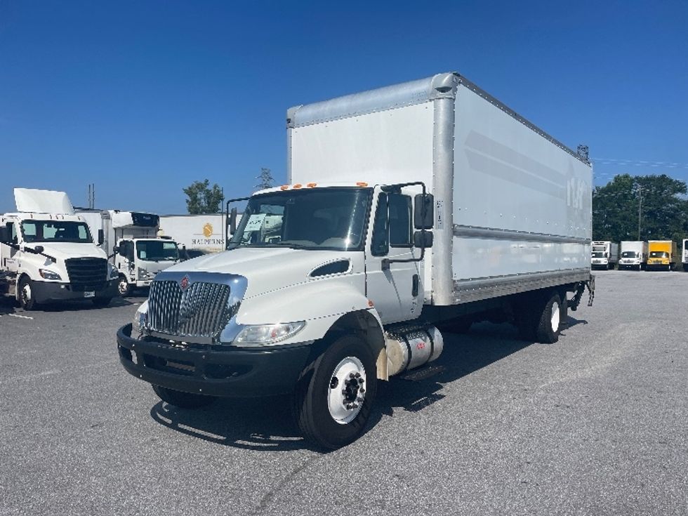 2018 International 4300 DuraStar 4300 photo 3