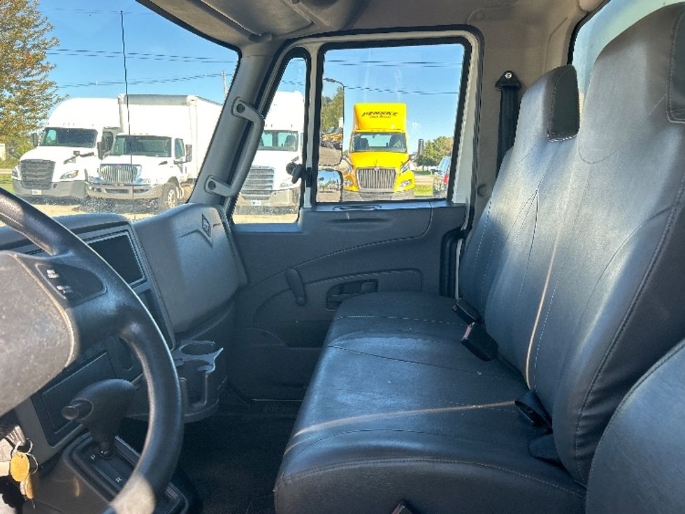 Medium Duty Box Truck-Light and Medium Duty Trucks-International-2018-4300-Holland-MI-51,049\n\t\tmiles-$ 41,500 - Image 18