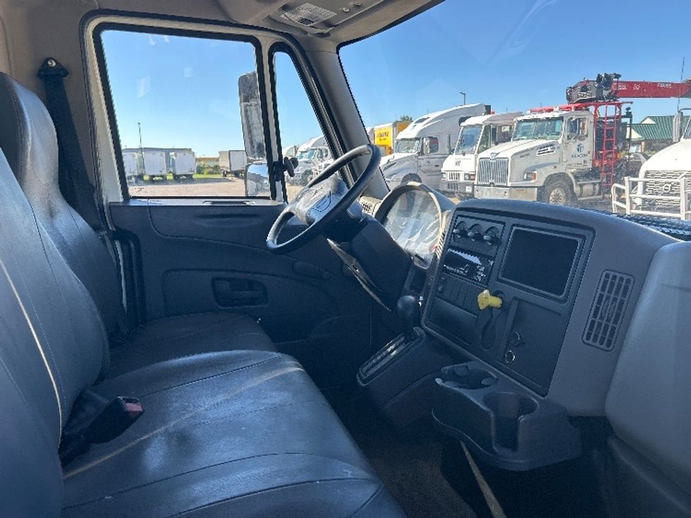 Medium Duty Box Truck-Light and Medium Duty Trucks-International-2018-4300-Holland-MI-51,049\n\t\tmiles-$ 41,500 - Image 21