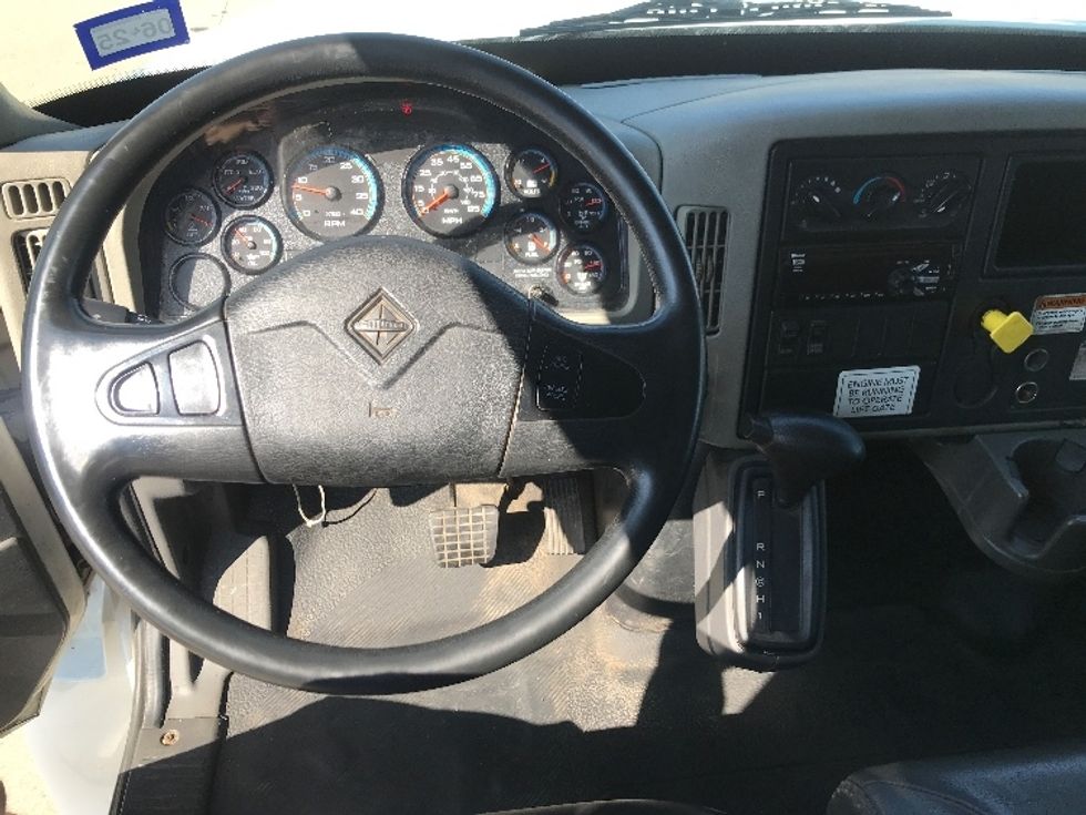 Medium Duty Box Truck-Light and Medium Duty Trucks-International-2018-4300-Houston-TX-152,949\n\t\tmiles-$ 45,000 - Image 18