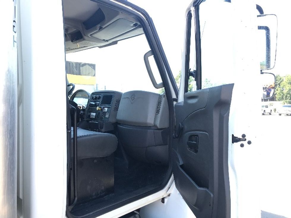 Medium Duty Box Truck-Light and Medium Duty Trucks-International-2018-4300-Houston-TX-152,949\n\t\tmiles-$ 45,000 - Image 20