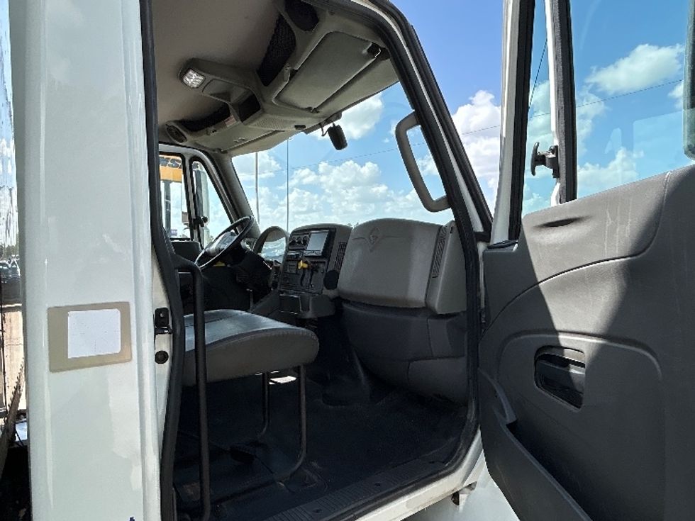 Medium Duty Box Truck-Light and Medium Duty Trucks-International-2018-4300-Houston-TX-228,364\n\t\tmiles-$ 31,500 - Image 18