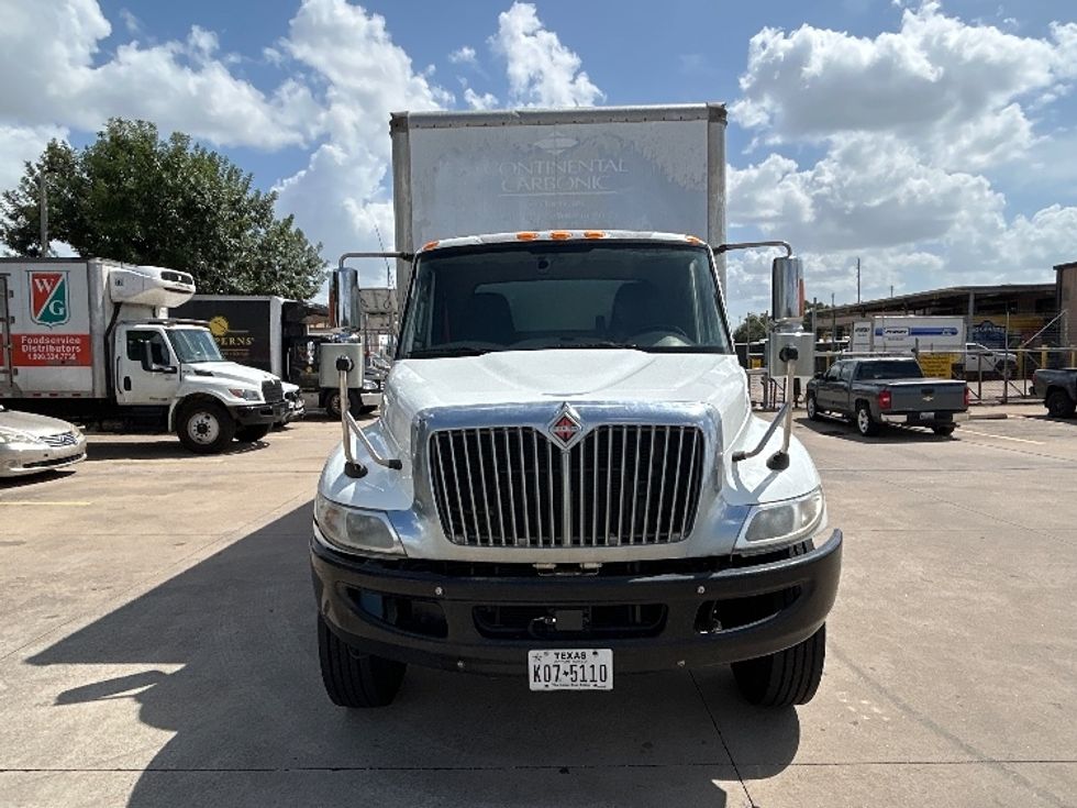 Medium Duty Box Truck-Light and Medium Duty Trucks-International-2018-4300-Houston-TX-228,364\n\t\tmiles-$ 31,500 - Image 2