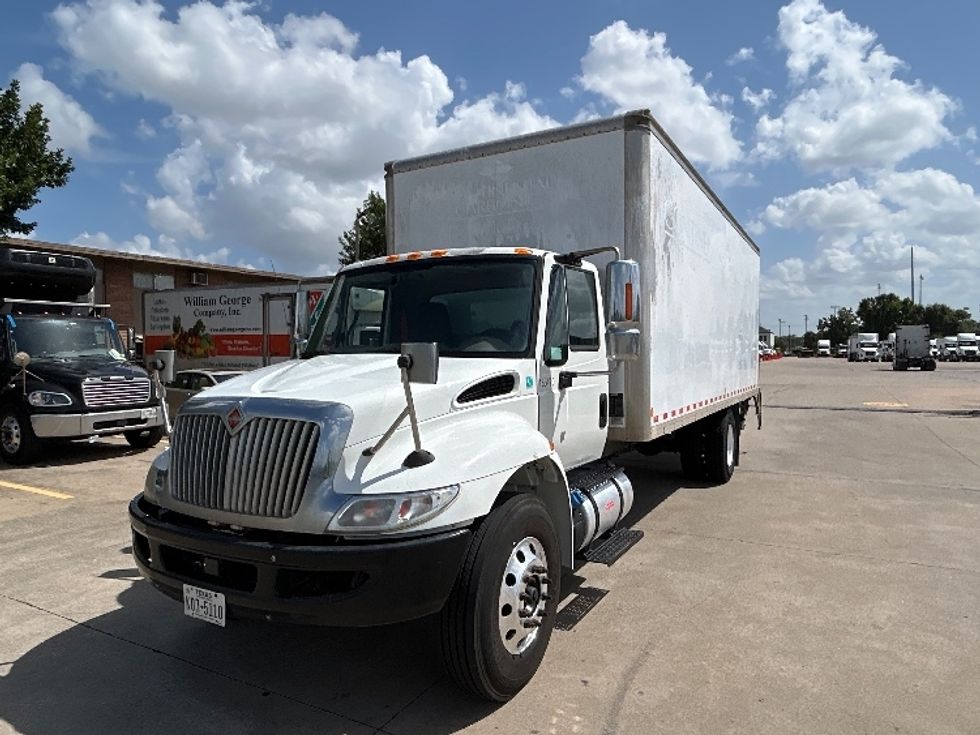 Medium Duty Box Truck-Light and Medium Duty Trucks-International-2018-4300-Houston-TX-228,364\n\t\tmiles-$ 31,500 - Image 3