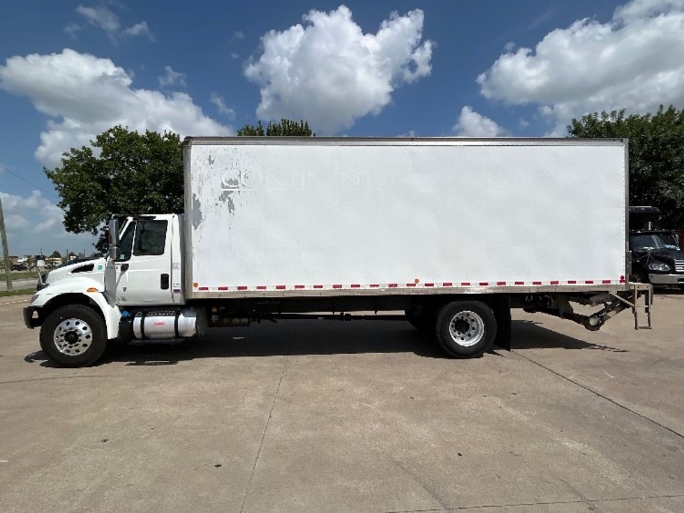 Medium Duty Box Truck-Light and Medium Duty Trucks-International-2018-4300-Houston-TX-228,364\n\t\tmiles-$ 31,500 - Image 4