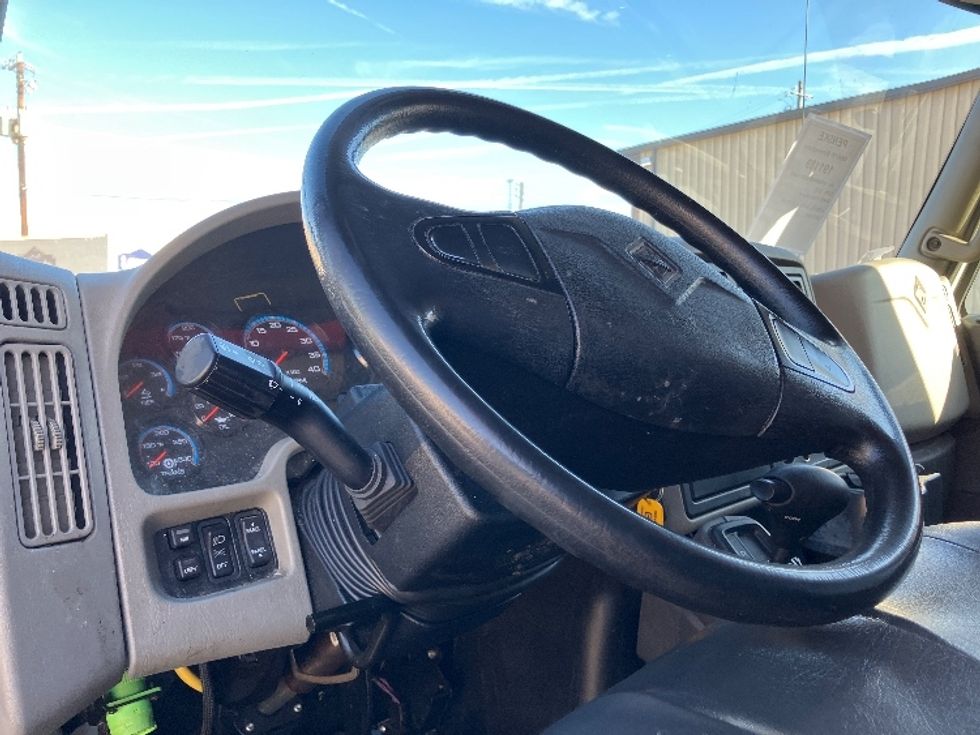 Medium Duty Box Truck-Light and Medium Duty Trucks-International-2018-4300-Hueytown-AL-267,283\n\t\tmiles-$ 30,750 - Image 17