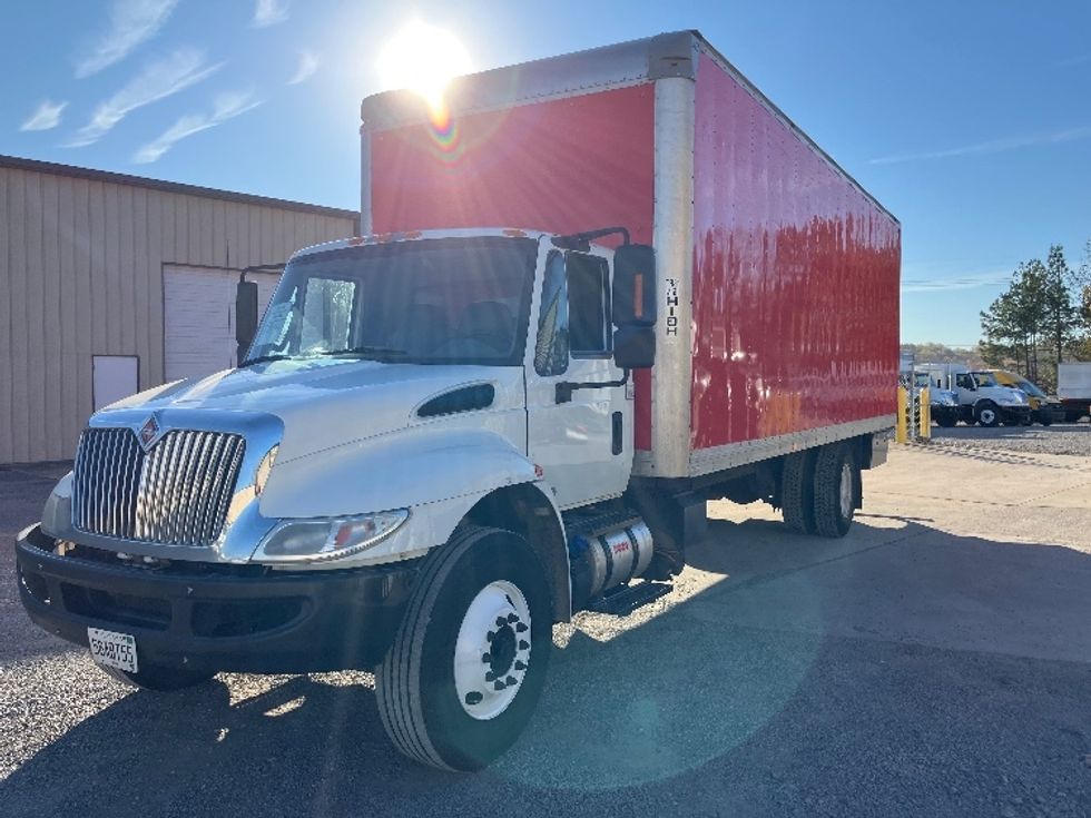 Medium Duty Box Truck-Light and Medium Duty Trucks-International-2018-4300-Hueytown-AL-267,283\n\t\tmiles-$ 30,750 - Image 3