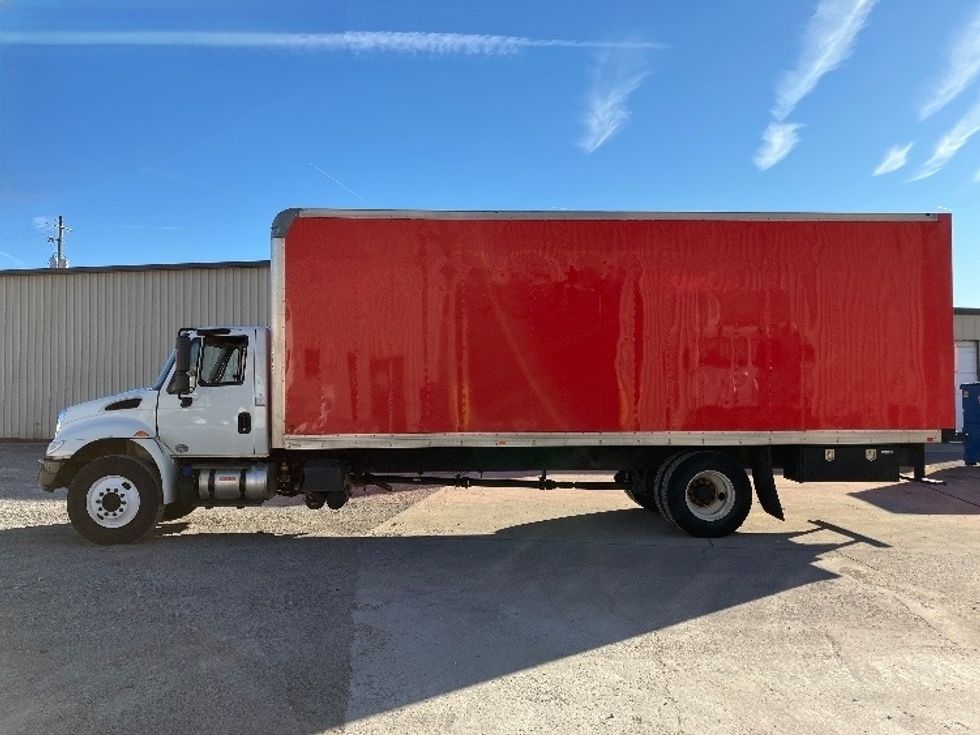 Medium Duty Box Truck-Light and Medium Duty Trucks-International-2018-4300-Hueytown-AL-267,283\n\t\tmiles-$ 30,750 - Image 4