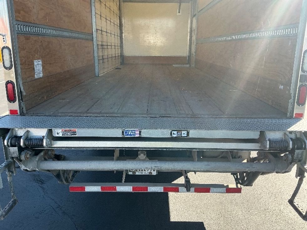 Medium Duty Box Truck-Light and Medium Duty Trucks-International-2018-4300-Indianapolis-IN-142,132\n\t\tmiles-$ 45,250 - Image 10