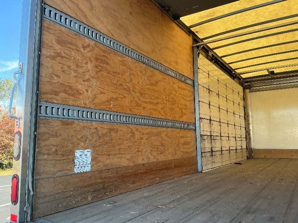 Medium Duty Box Truck-Light and Medium Duty Trucks-International-2018-4300-Indianapolis-IN-142,132\n\t\tmiles-$ 45,250 - Image 11