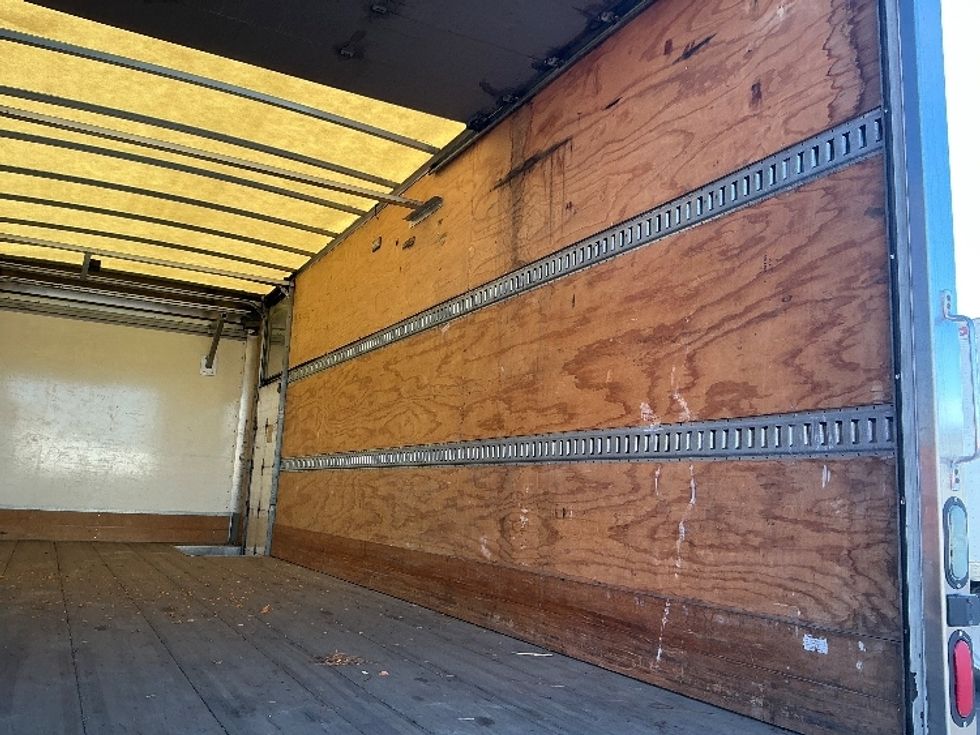 Medium Duty Box Truck-Light and Medium Duty Trucks-International-2018-4300-Indianapolis-IN-142,132\n\t\tmiles-$ 45,250 - Image 12